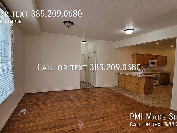 4th image of 3042 E Somerset Dr