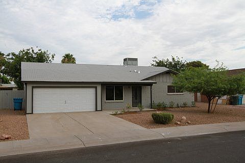 1st image of 4826 W Laurel Ln