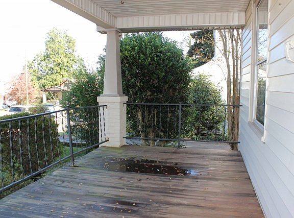 2nd image of 185 Howeland Cir