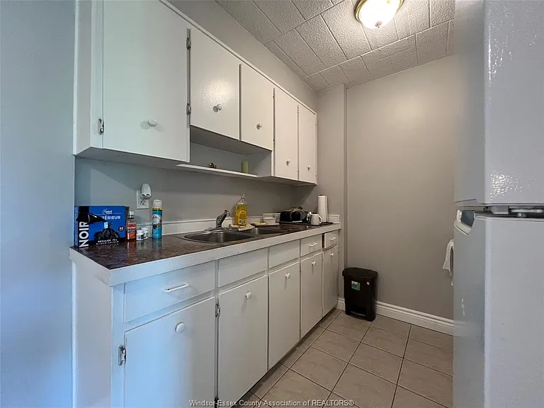 6563 Thornberry Cres — Photo 9