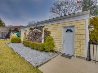 133 Farm Rd W, Wading River, NY 11792