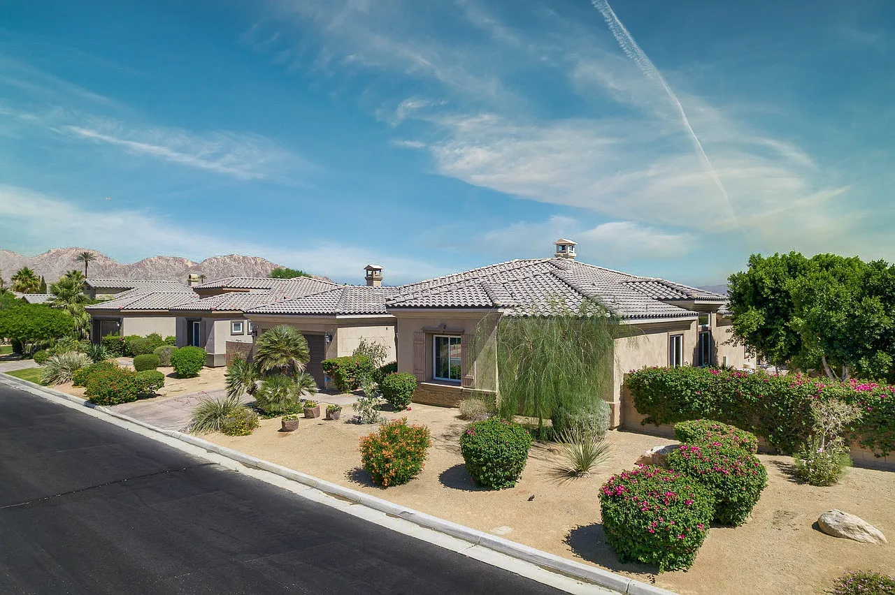 4 bed, 3.5 bath, 3030 sqft, $5,000 — Photo 4