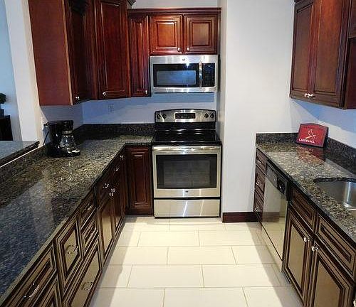 3rd image of 515 Olive St #7