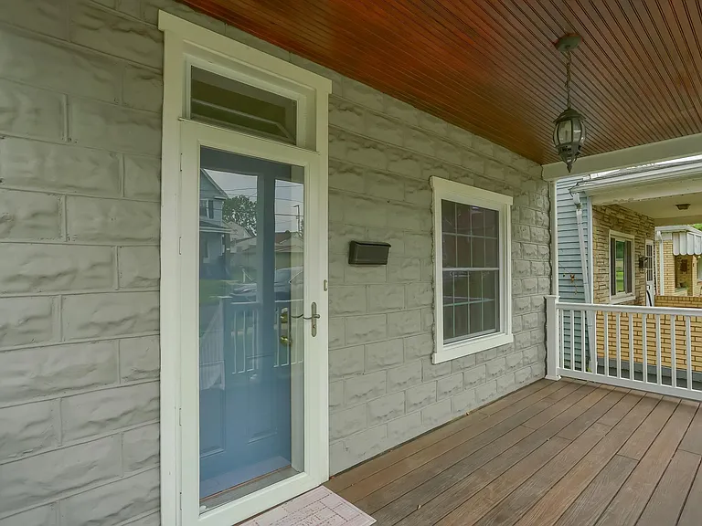 148 Dahlia St — Photo 8