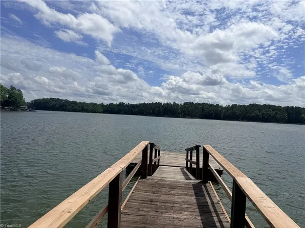 830 Mainsail Rd, Salisbury, NC 28146