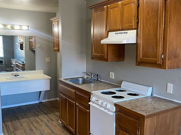 4th image of 636 Frankie Matthews Dr #8