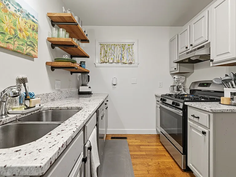 225 N Trent Ave — Photo 9