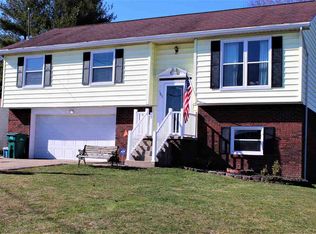 105 Rolling Mdws, Winfield, WV 25560