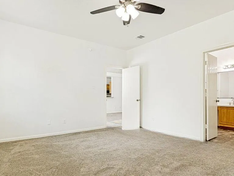 1110 Chase Park Dr — Photo 8