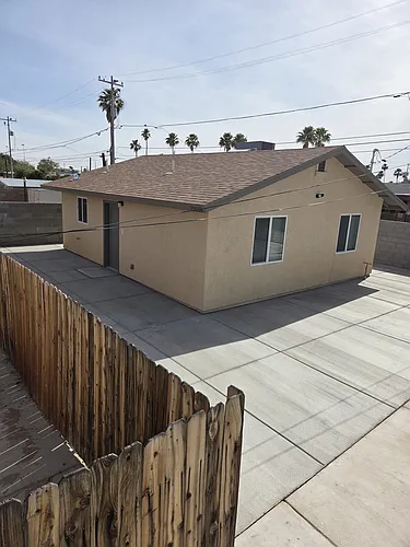 2050 S 10th Ave #B Photo 1