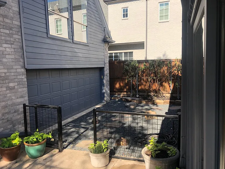 2809 Dyer St — Photo 12