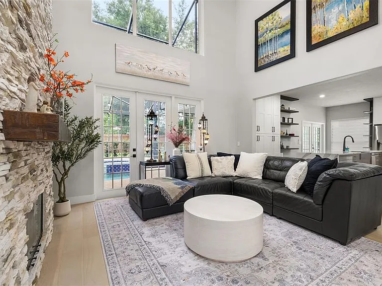 663 Charrice Pl — Photo 12