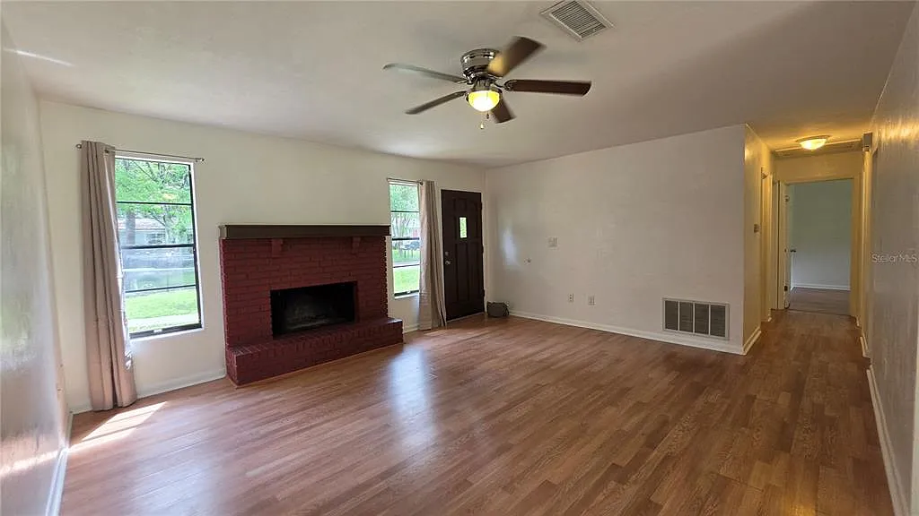 2 bed, 2.0 bath, 1116 sqft, $2,300 — Photo 2