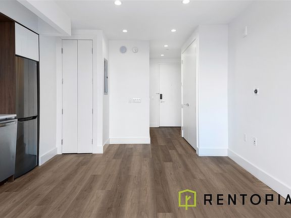 2nd image of 224 E 135th St #2116S