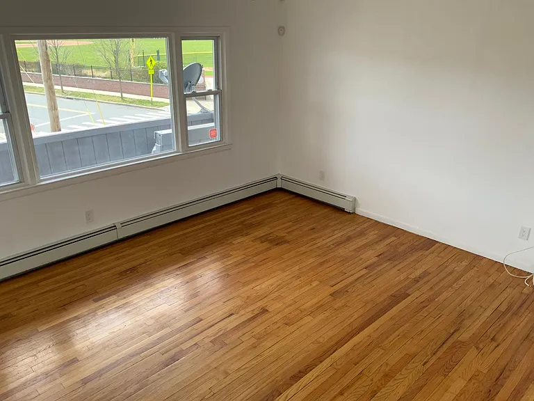 333 Mill Rock Rd #333 — Photo 9