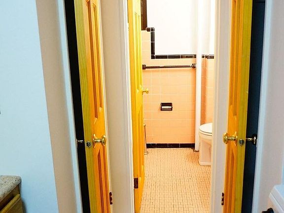 4th image of 2519 30th Dr APT 1K