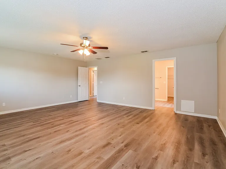 582 Southridge Rd — Photo 12