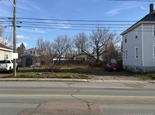 15 6th St, Moncton, NB E1E 3G5