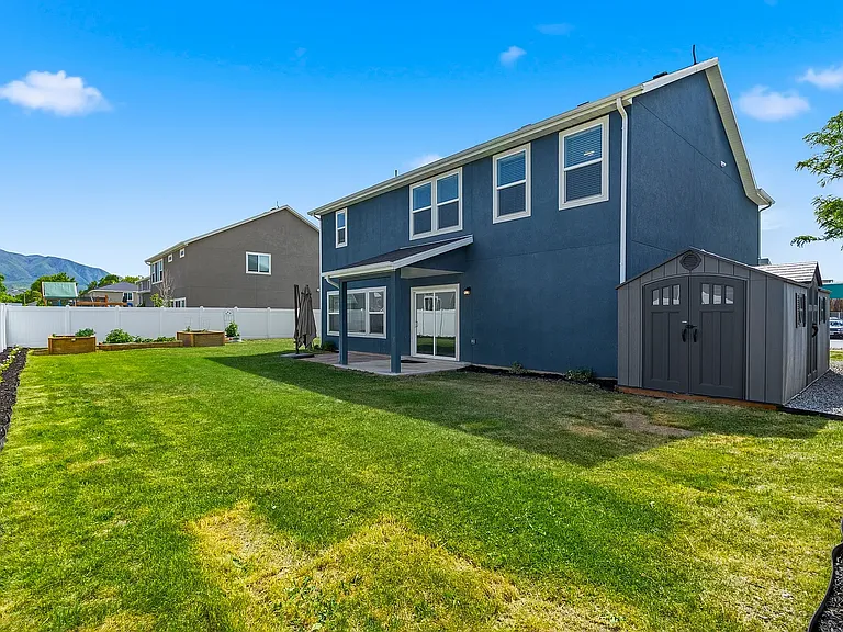 244 N 200 E — Photo 3