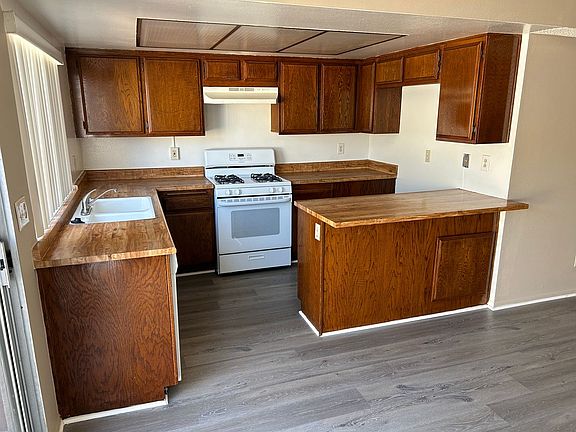 4th image of 16126 Cornuta Ave Unit 116