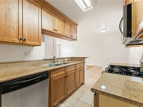 20327 Saticoy St Unit 102, Winnetka, CA 91306