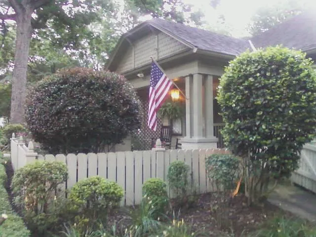 Side view of the front of the Glen Arden house with Apt A's courtyard