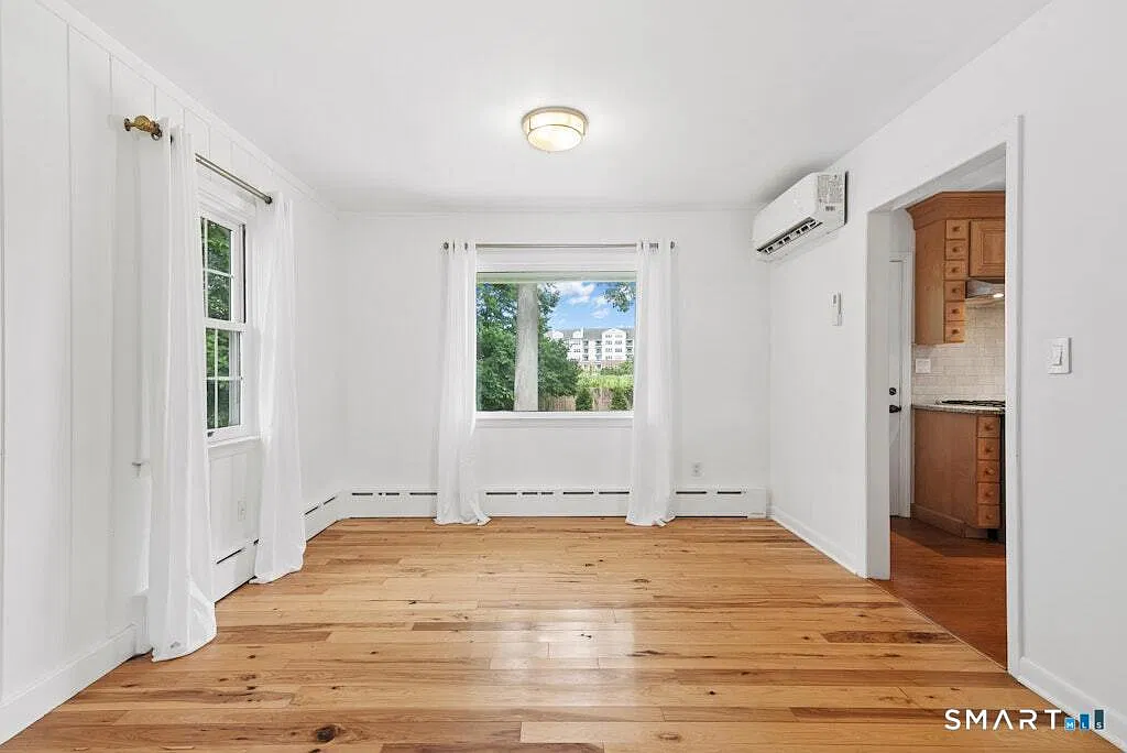 3 bed, 2268 sqft, $8,500 — Photo 4
