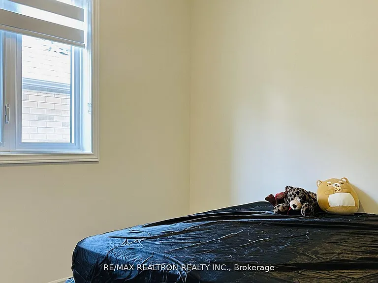 1136 Wilmington Ave — Photo 15
