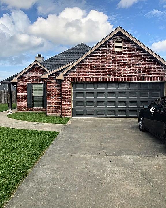 1st image of 100 Everglades Dr