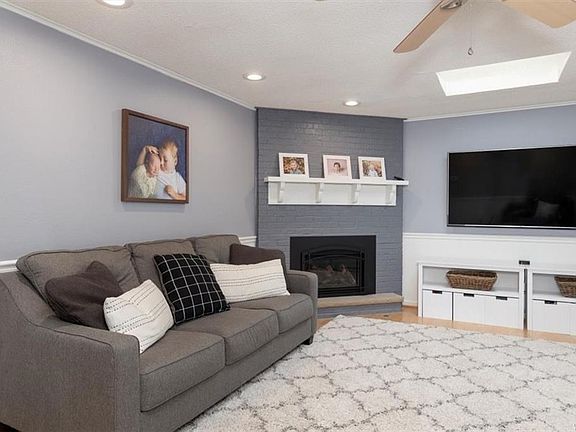3rd image of 55 Kennedy Ct