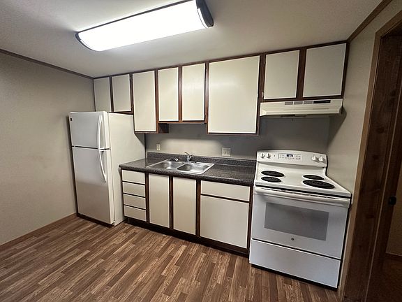 4th image of 555 Salem Dr #63721e2ae
