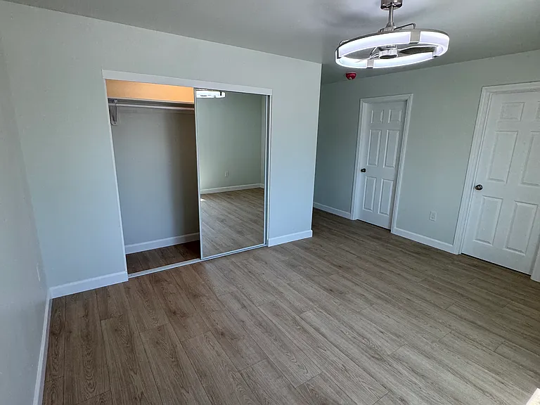 11313 Groveside Ave — Photo 6
