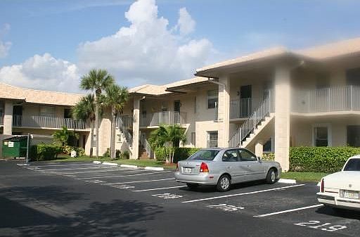 1st image of 5510 Lakeside Dr APT 206