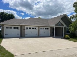 6748 Northwood Ln, Saint Cloud, MN 56303