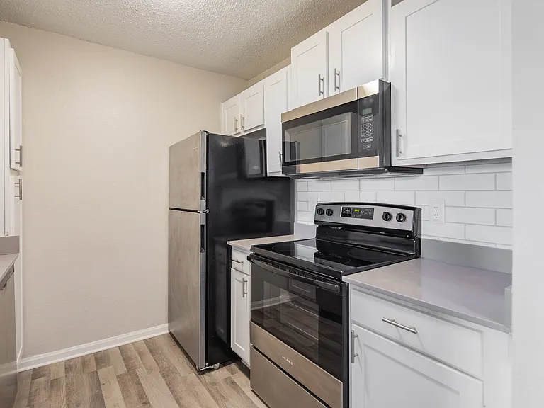 The Charlie Apartments — Photo 20