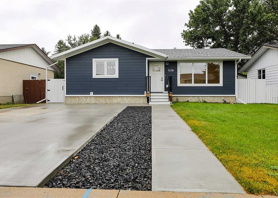 1st image of 1418 25th Ave N