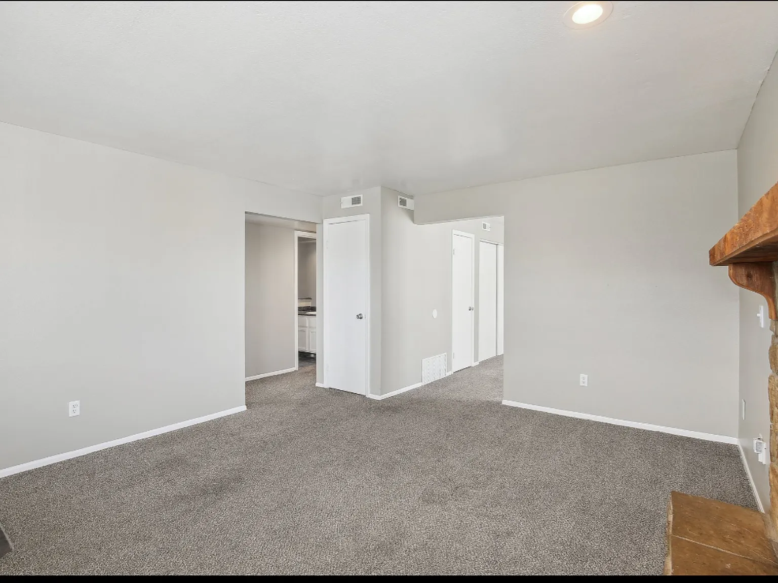 Hidden Hills Apartments — Photo 3