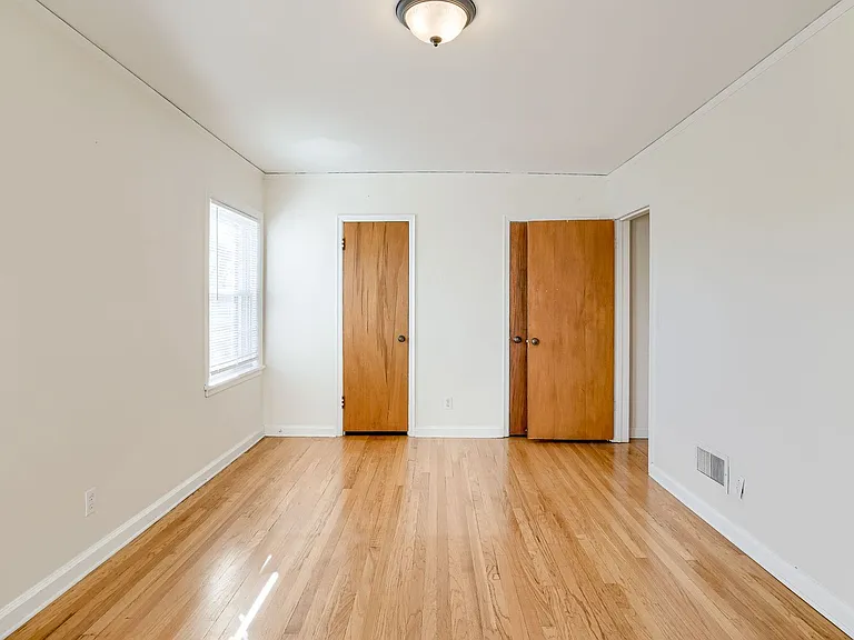 558 S 34th St — Photo 15