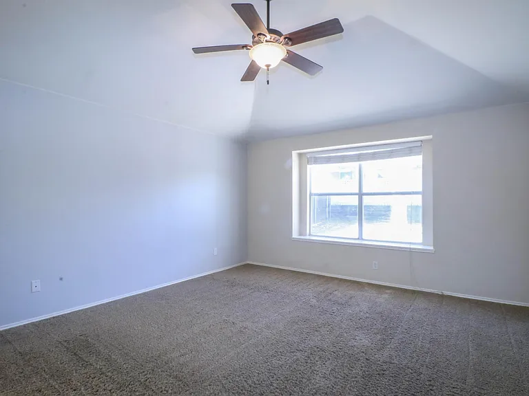 1507 Nightingale Ln — Photo 11