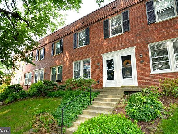 5th image of 1500 S Barton St APT 599