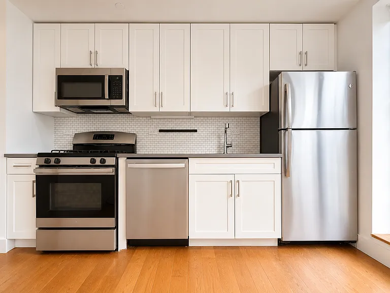 83 Bushwick Pl #4C — Photo 3