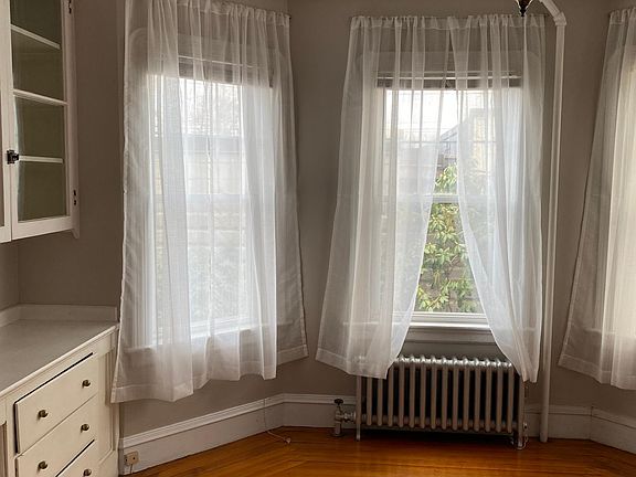 2nd image of 56 Burlington St #56