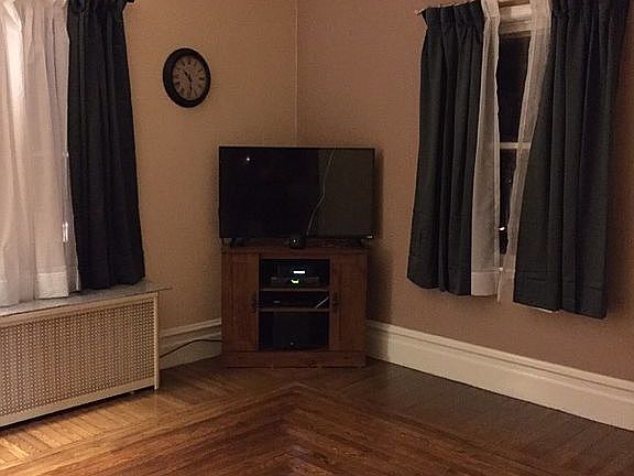 5th image of 719 Eagle St