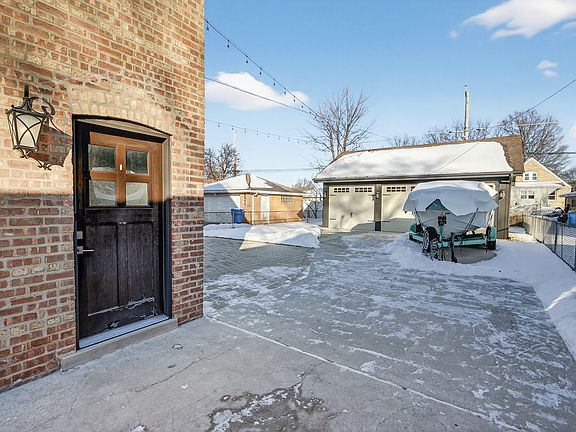 5th image of 5321 S Nordica Ave