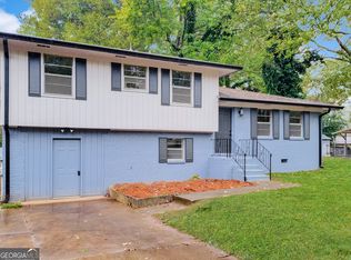 8811 Homewood Dr, Riverdale, GA