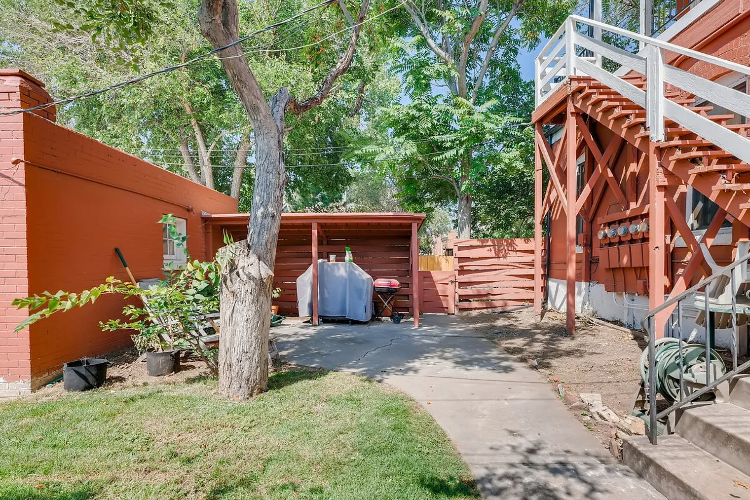 2 bed, 1.0 bath, 796 sqft, $3,738 — Photo 3