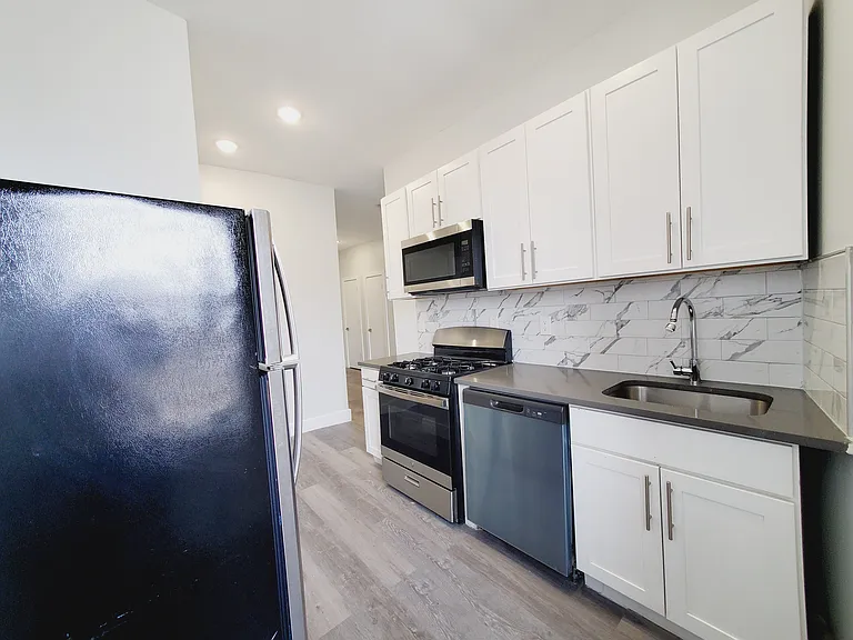 158 Bergen Ave #35 — Photo 1