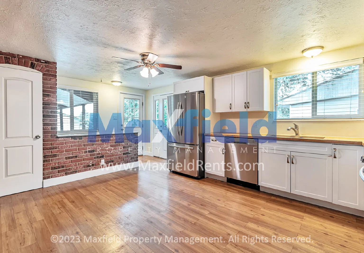 3 bed, 1.0 bath, 2296 sqft, $1,995 — Photo 4
