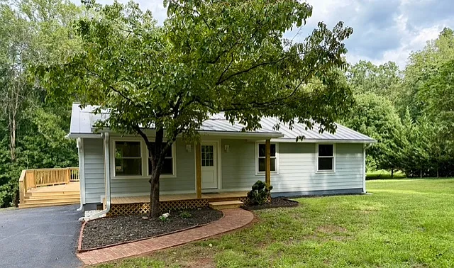 1021 Hammocks Gap Rd