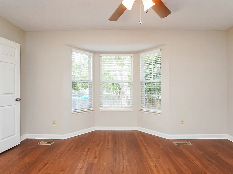 1019 Cedar Creek Village Rd — Photo 9
